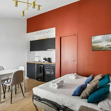 Cozy With Kitchen & Sofa Bed *