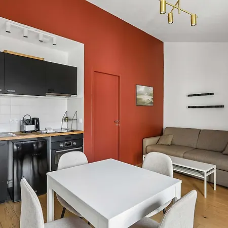 Cozy With Kitchen & Sofa Bed *